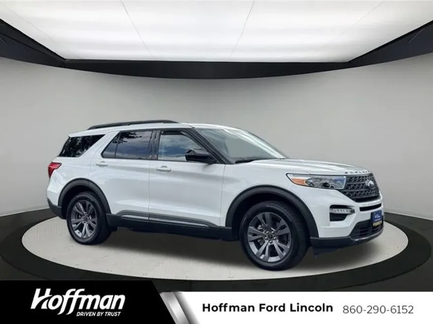 2022 Ford Explorer XLT photo 1