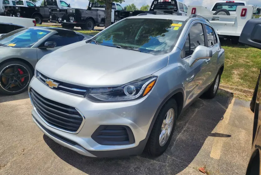 2020 Chevrolet Trax LT photo 1