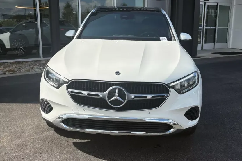 2025 Mercedes Benz GLC 300 photo 1