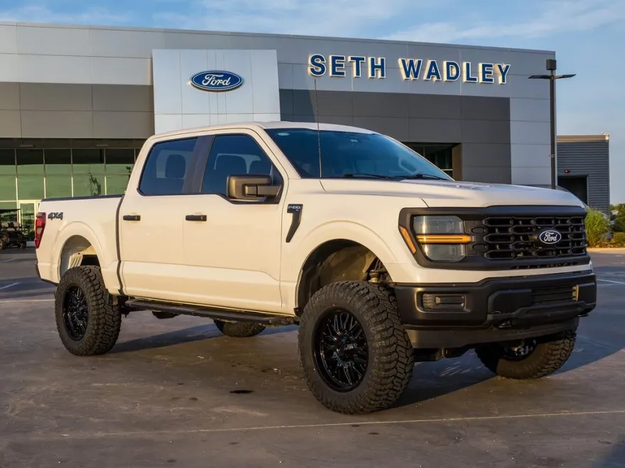 2024 Ford F-150 XLT photo 1