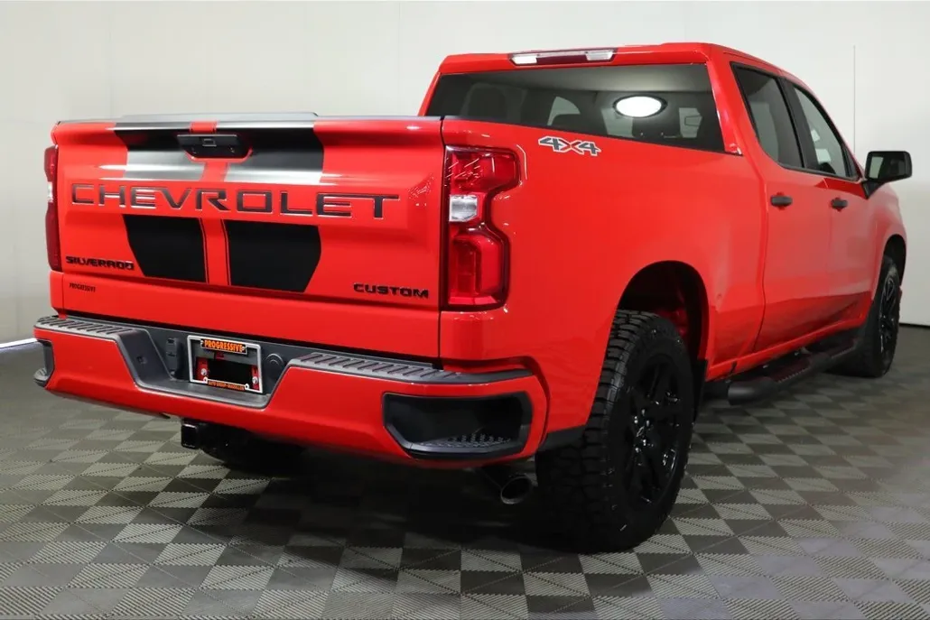 2022 Chevrolet Silverado 1500 Custom photo 1