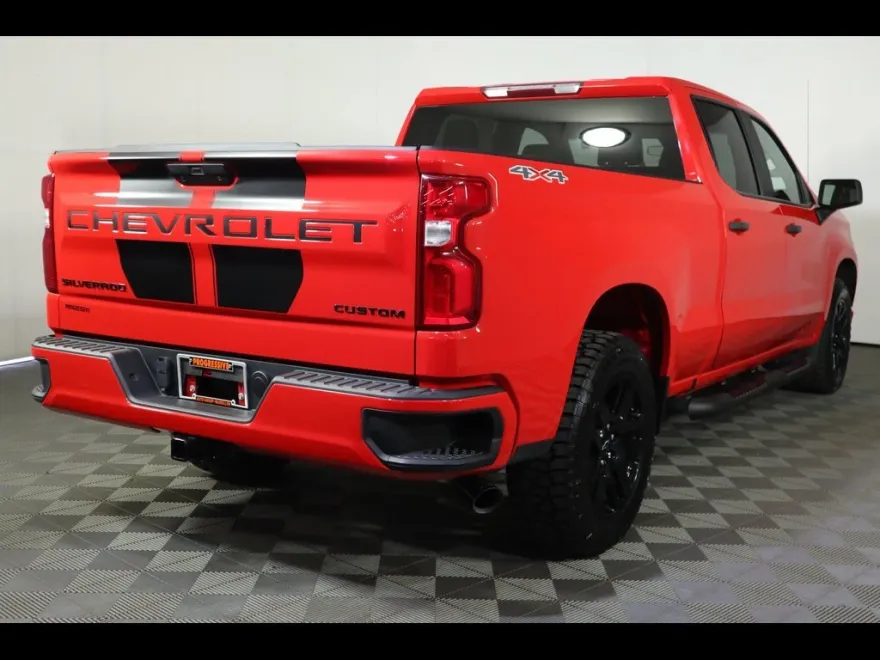 2022 Chevrolet Silverado 1500 Custom photo 1