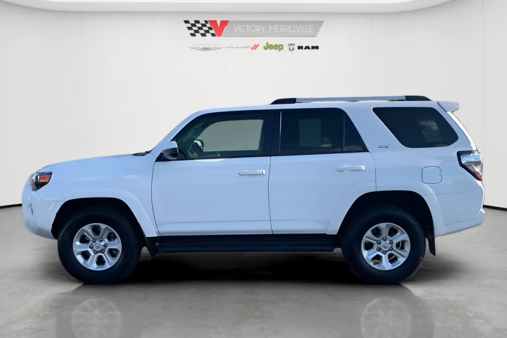 2024 Toyota 4Runner SR5 photo 1