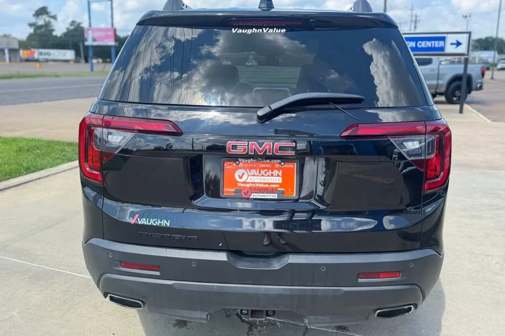 2023 Gmc Acadia SLT photo 1