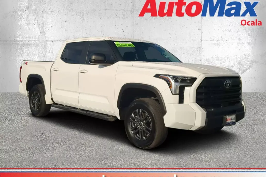 2024 Toyota Tundra SR5 photo 1
