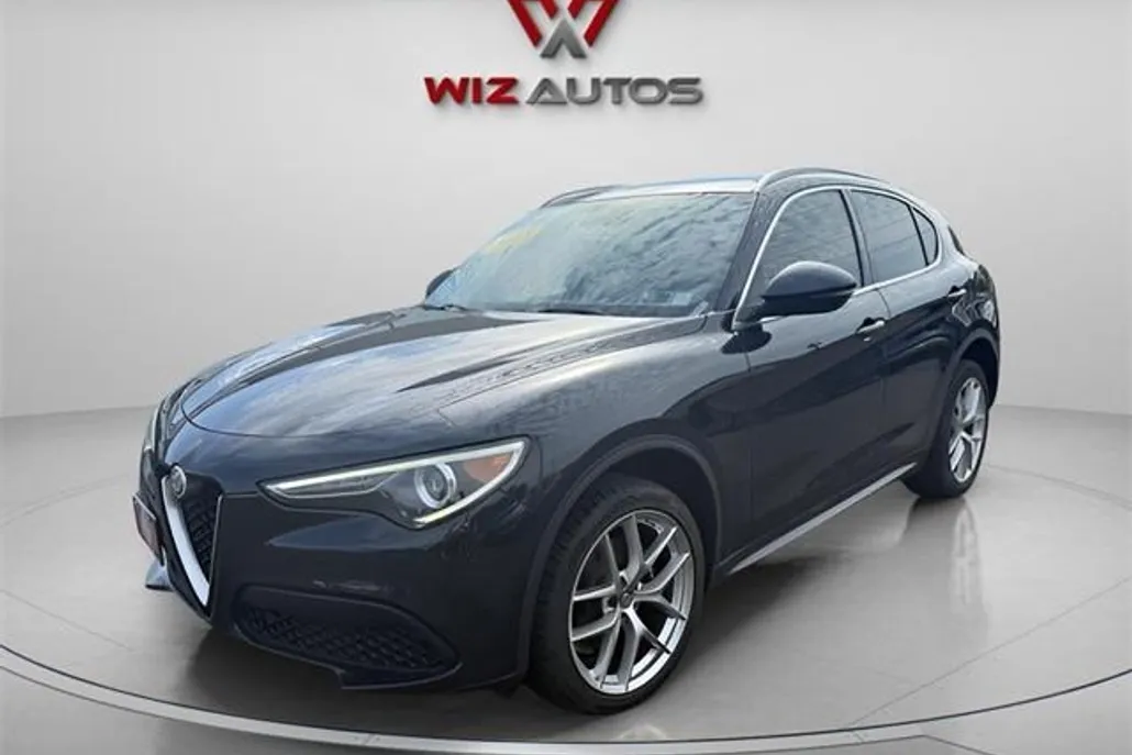 2018 Alfa Romeo Stelvio Ti photo 1