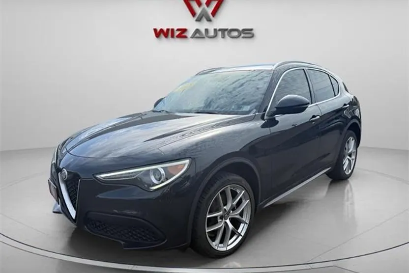 2018 Alfa Romeo Stelvio Ti photo 1
