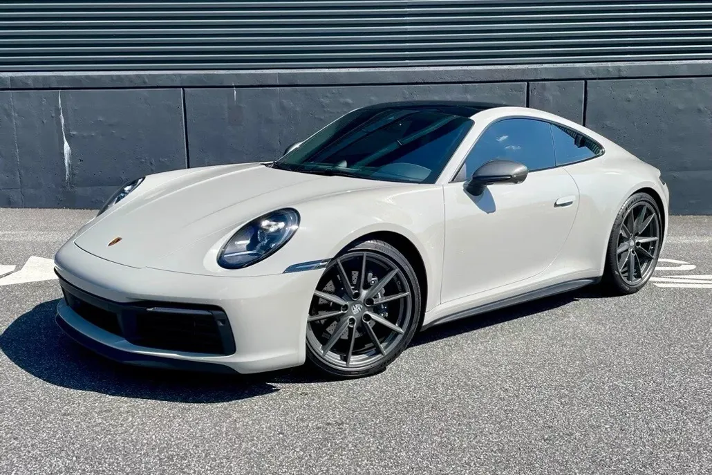 2024 Porsche 911 T photo 1