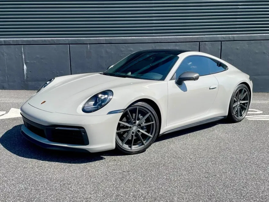 2024 Porsche 911 T photo 1