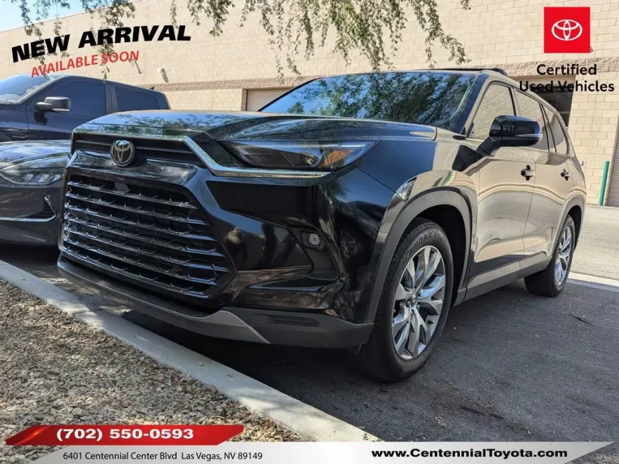 2024 Toyota Highlander Hybrid Limited photo 1