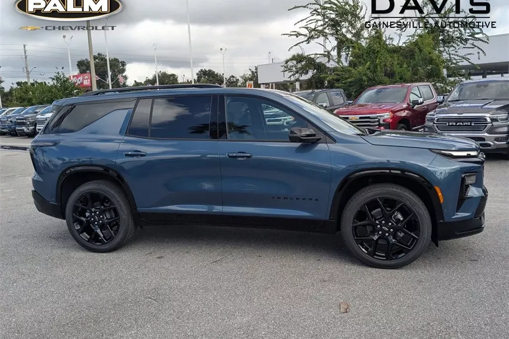 2026 Chevrolet Traverse RS photo 1
