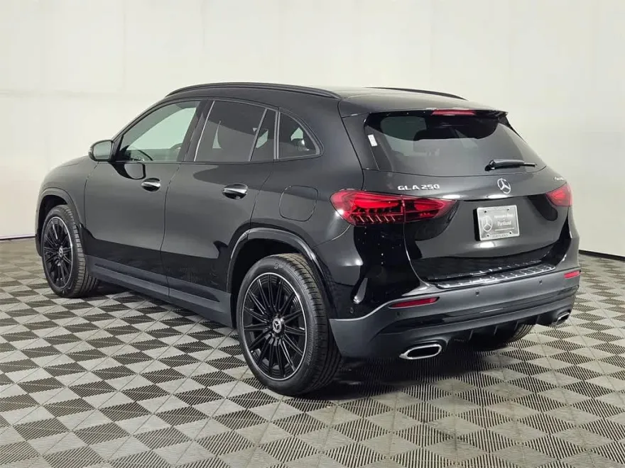 2025 Mercedes Benz GLA 250 4MATIC photo 1
