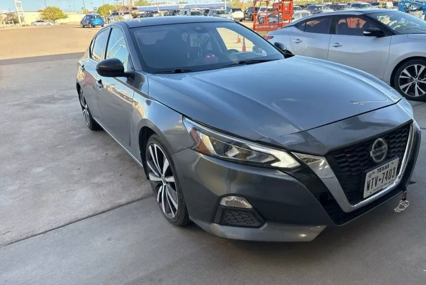 2020 Nissan Altima 2.5 SR photo 1