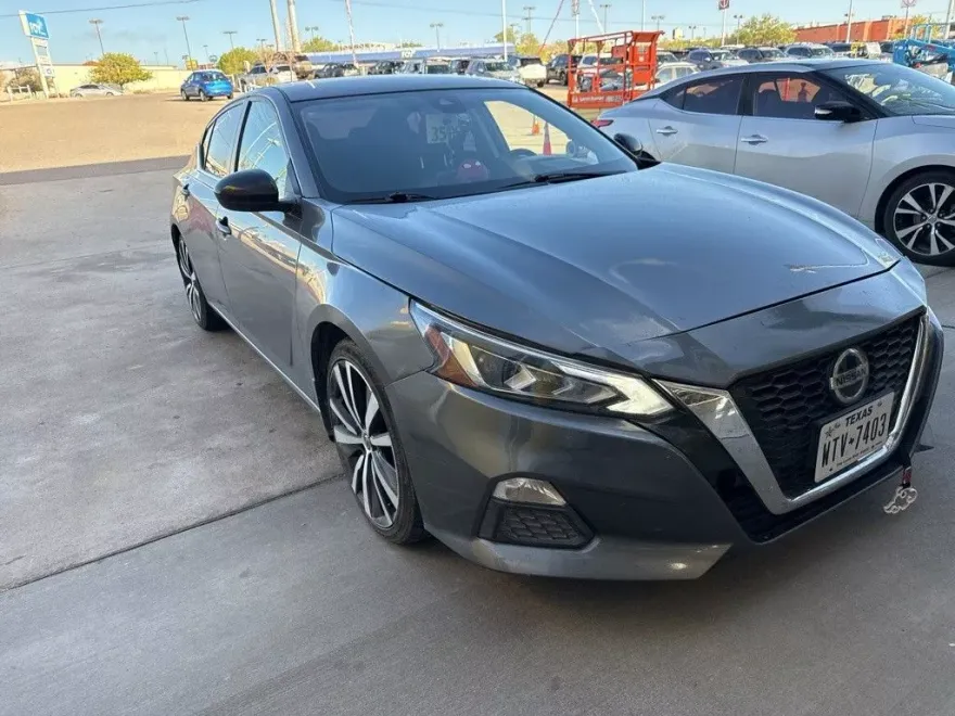 2020 Nissan Altima 2.5 SR photo 1