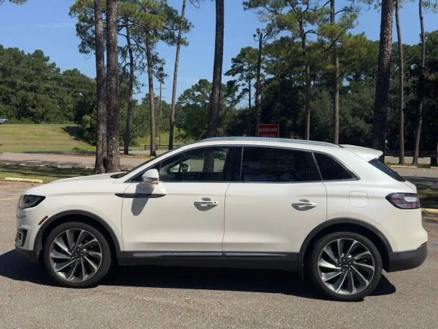 2019 Lincoln Nautilus Reserve photo 1