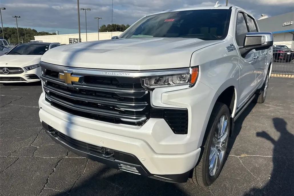 2026 Chevrolet Silverado 1500 High Country photo 1