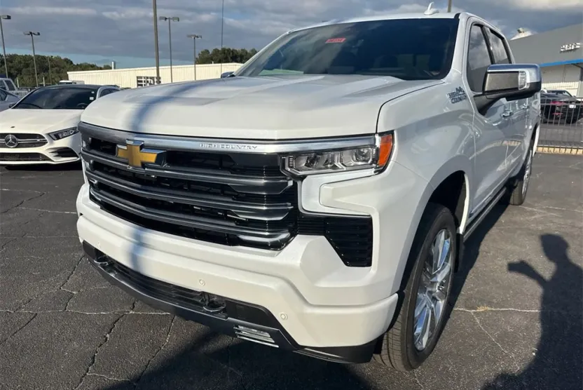 2026 Chevrolet Silverado 1500 High Country photo 1