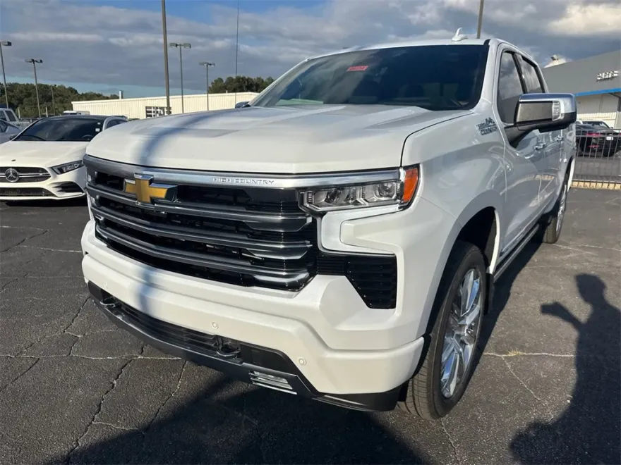 2026 Chevrolet Silverado 1500 High Country photo 1