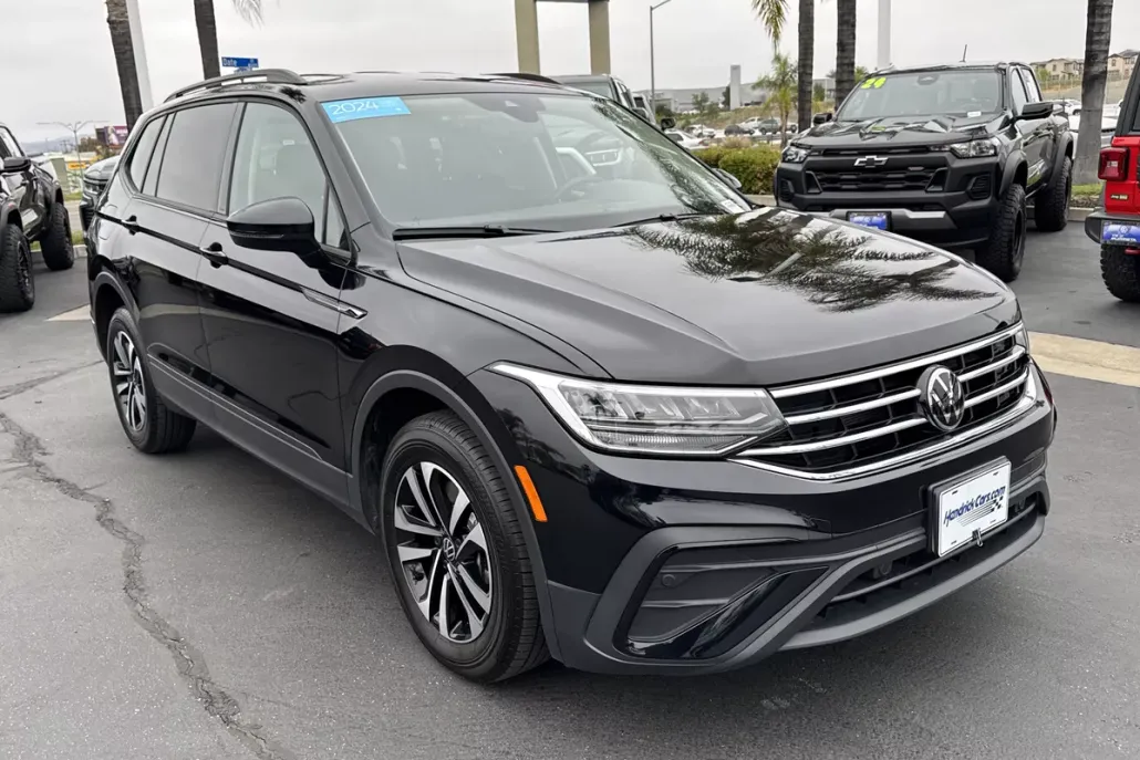 2024 Volkswagen Tiguan S photo 1