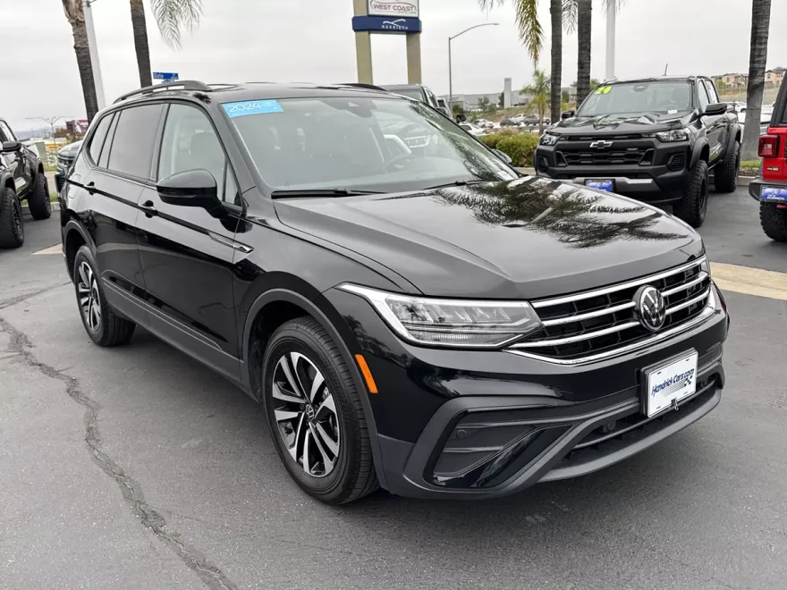 2024 Volkswagen Tiguan S photo 1