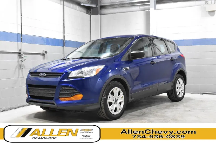 2015 Ford Escape S photo 1