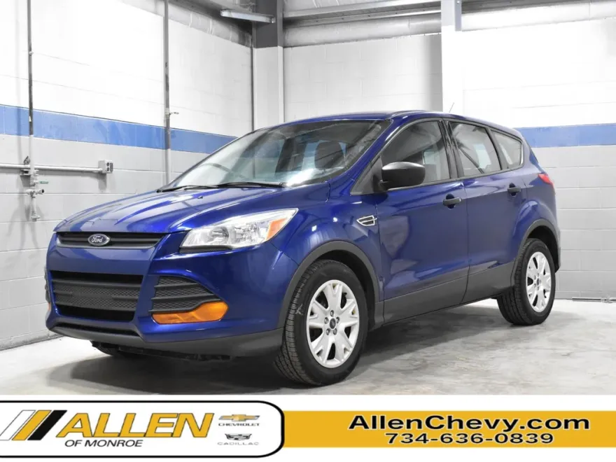 2015 Ford Escape S photo 1