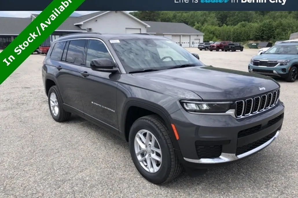 2025 Jeep Grand Cherokee Laredo photo 1