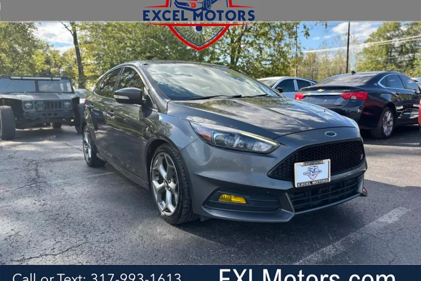 2017 Ford Focus ST photo 1