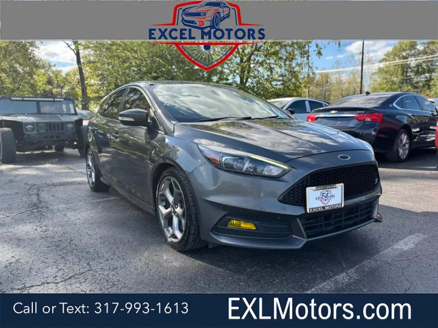 2017 Ford Focus ST photo 1