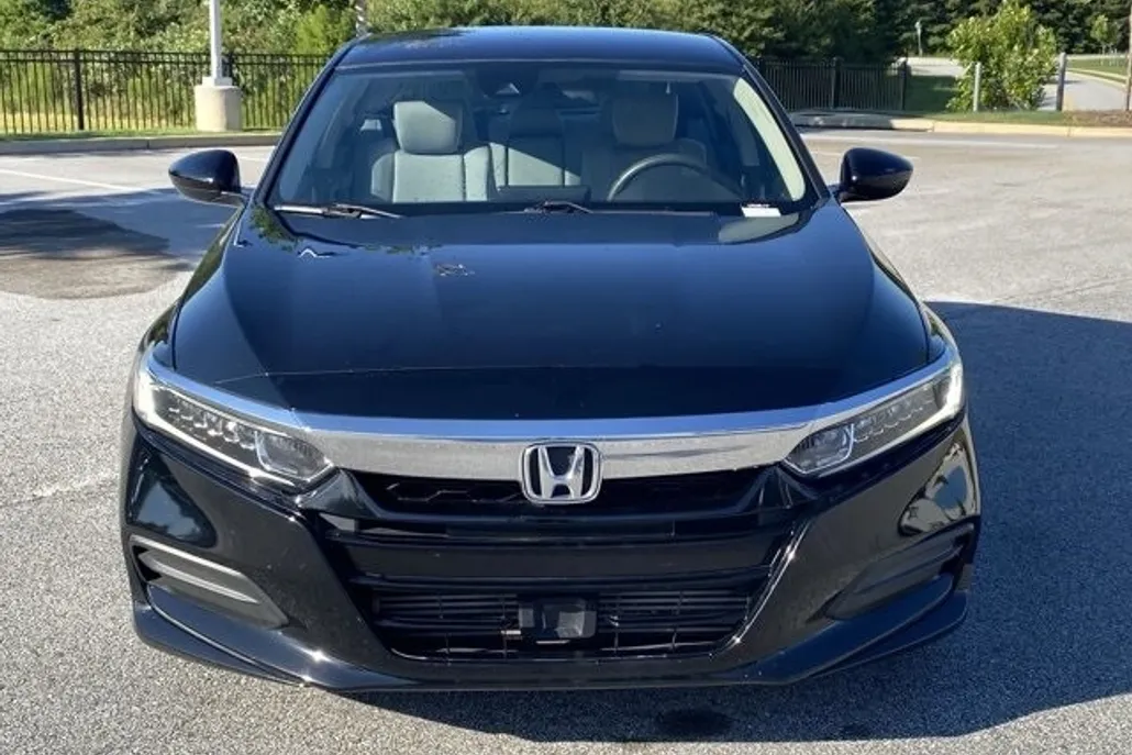 2018 Honda Accord LX photo 1