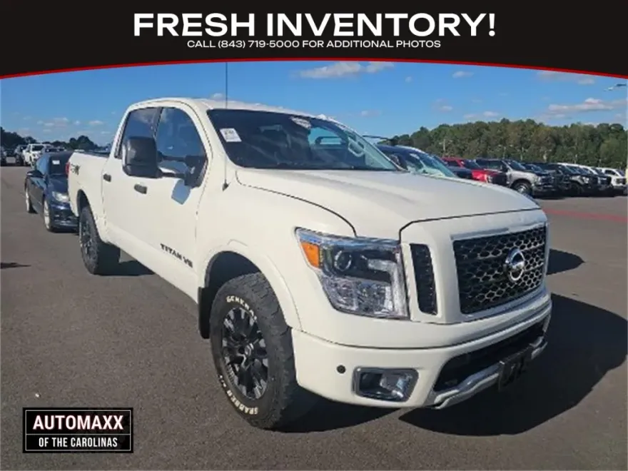 2019 Nissan Titan PRO-4X photo 1