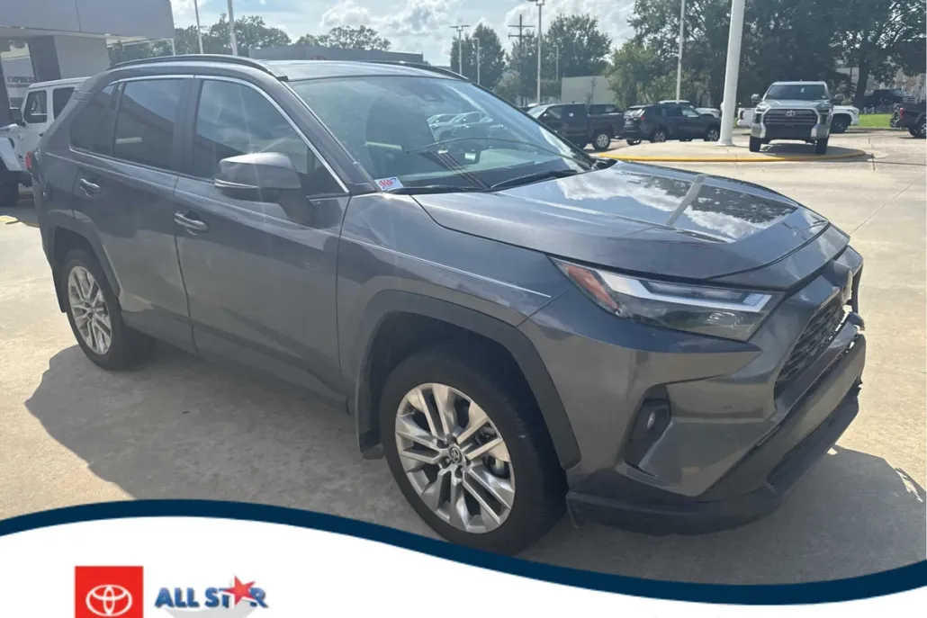 2024 Toyota RAV4 XLE Premium photo 1