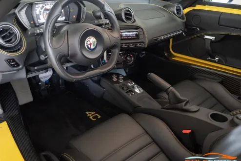 2016 Alfa Romeo 4C SPIDER photo 2