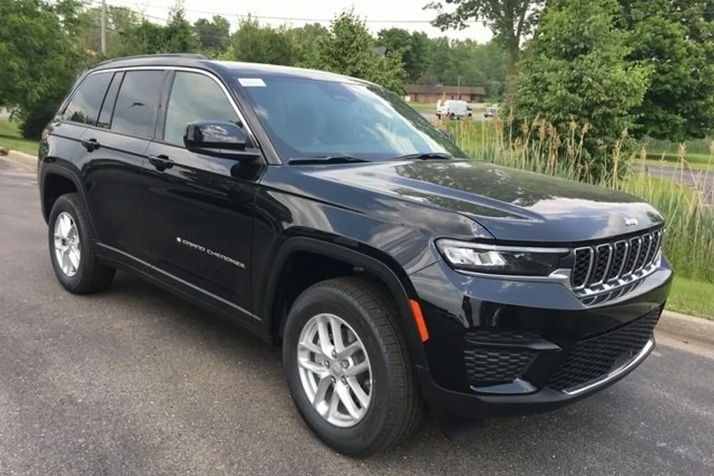 2025 Jeep Grand Cherokee Laredo X photo 1