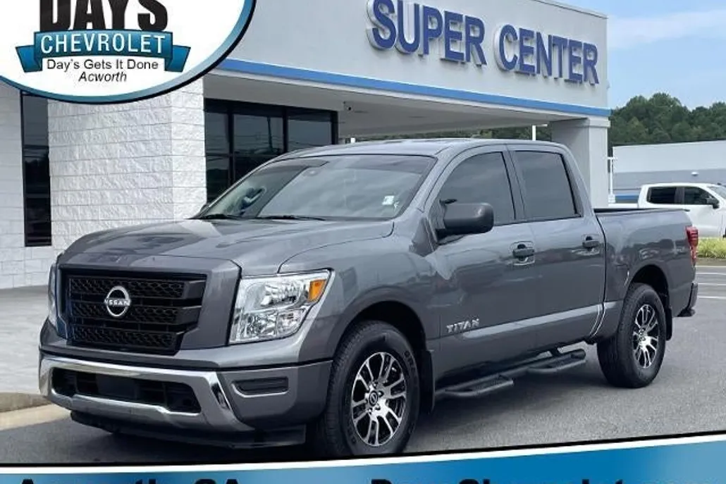 2024 Nissan Titan Crew Cab SV photo 1