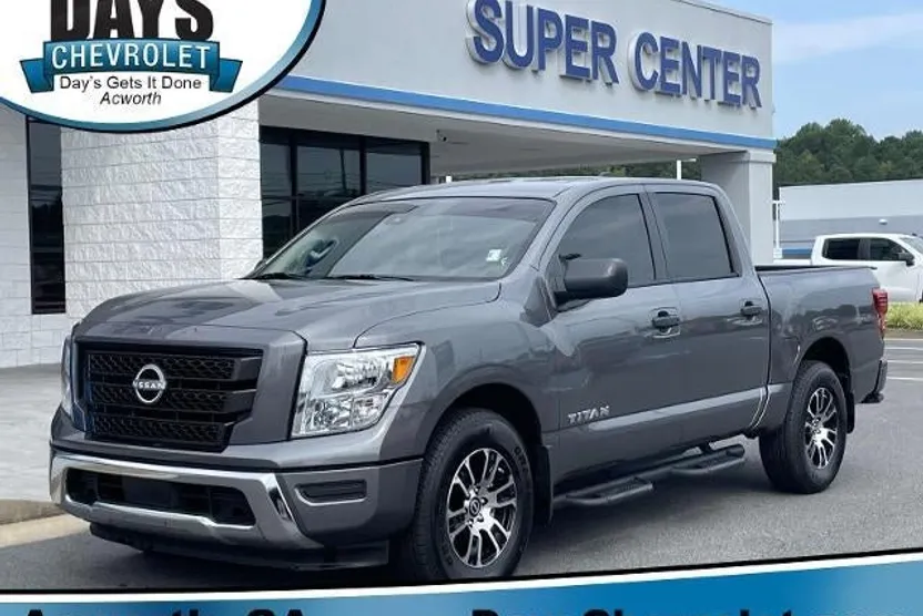 2024 Nissan Titan Crew Cab SV photo 1