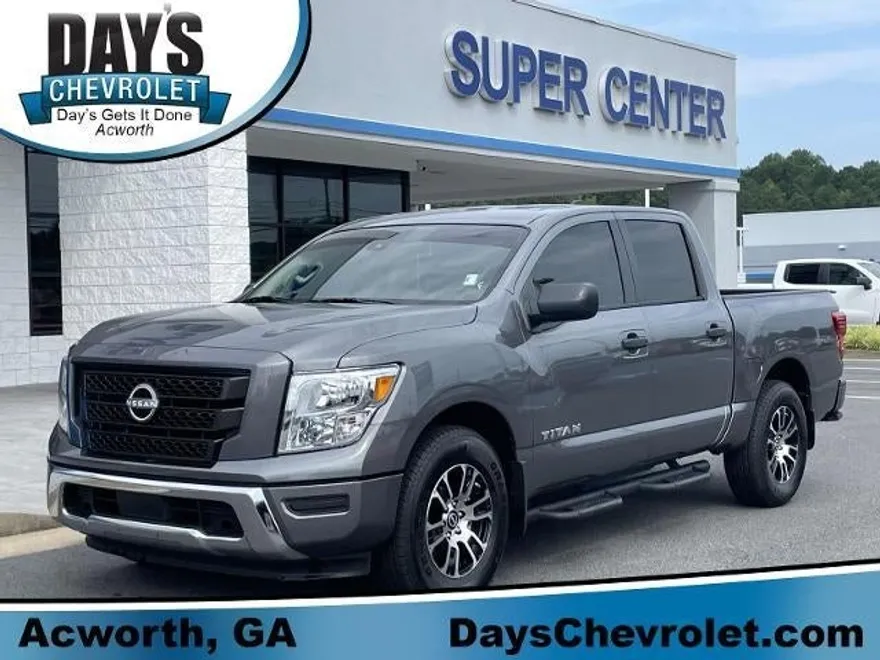 2024 Nissan Titan Crew Cab SV photo 1