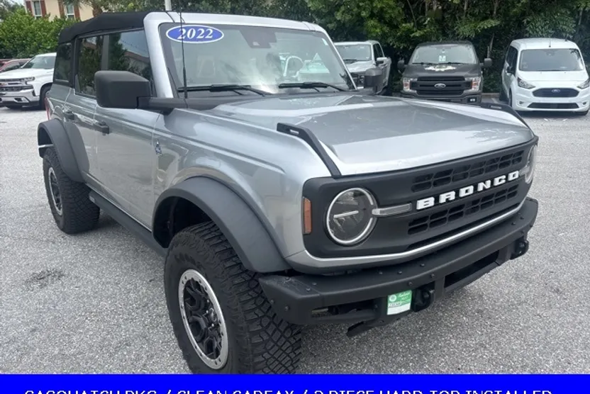 2022 Ford Bronco Black Diamond photo 1