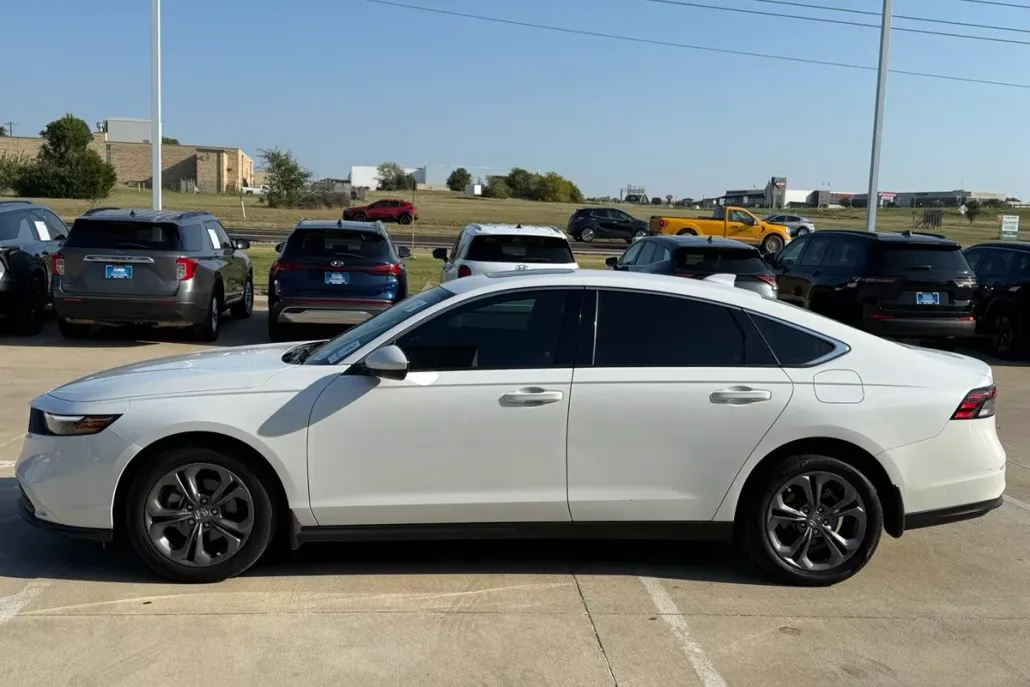 2023 Honda Accord EX photo 1