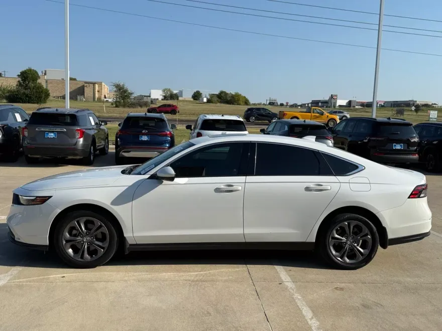 2023 Honda Accord EX photo 1