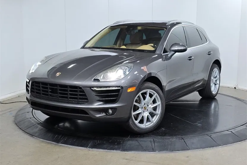 2015 Porsche Macan S photo 1