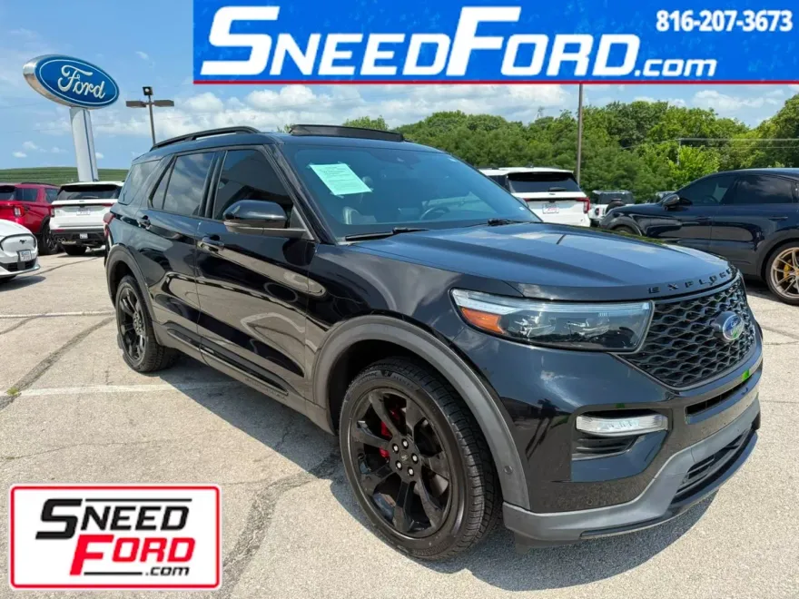 2021 Ford Explorer ST photo 1