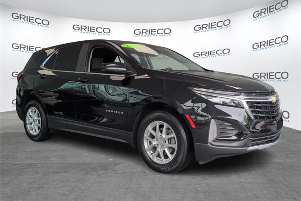 2022 Chevrolet Equinox LT photo 1