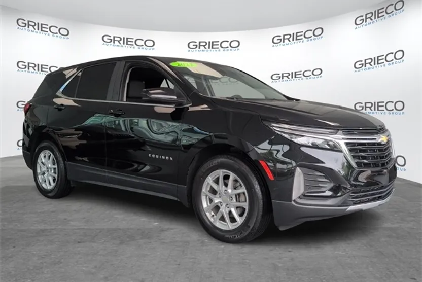 2022 Chevrolet Equinox LT photo 1