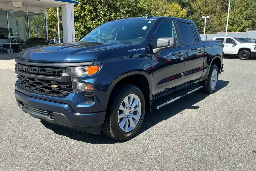 2022 Chevrolet Silverado 1500 Custom photo 1