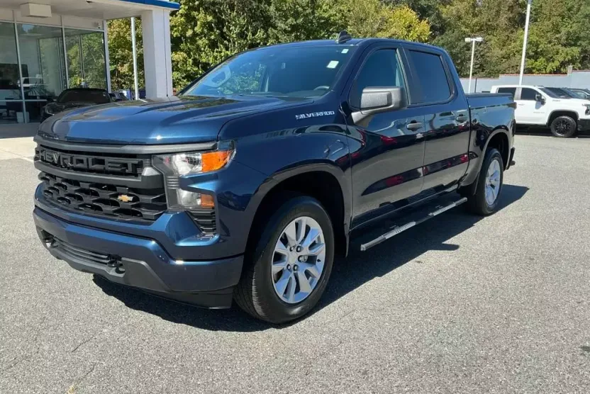 2022 Chevrolet Silverado 1500 Custom photo 1
