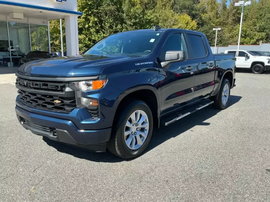 2022 Chevrolet Silverado 1500 Custom photo 1