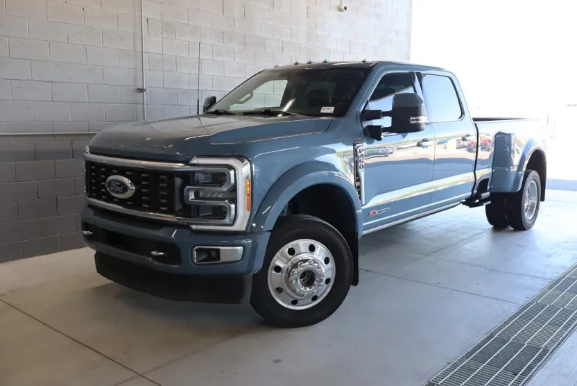 2023 Ford F-450 Limited photo 1