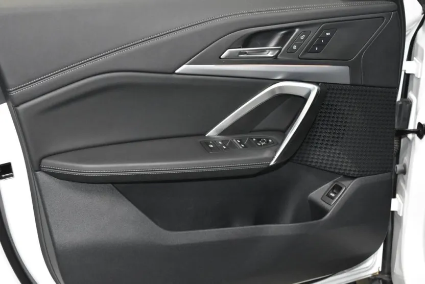 2025 Bmw X1 XDrive28i photo 1