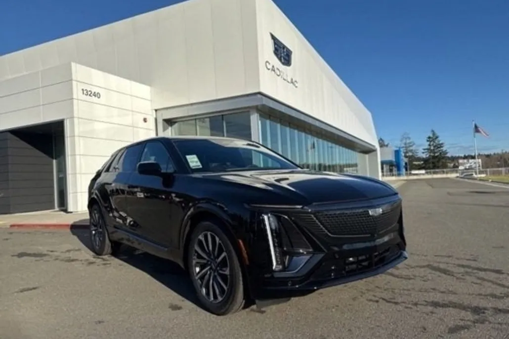 2025 Cadillac Lyriq Sport photo 1